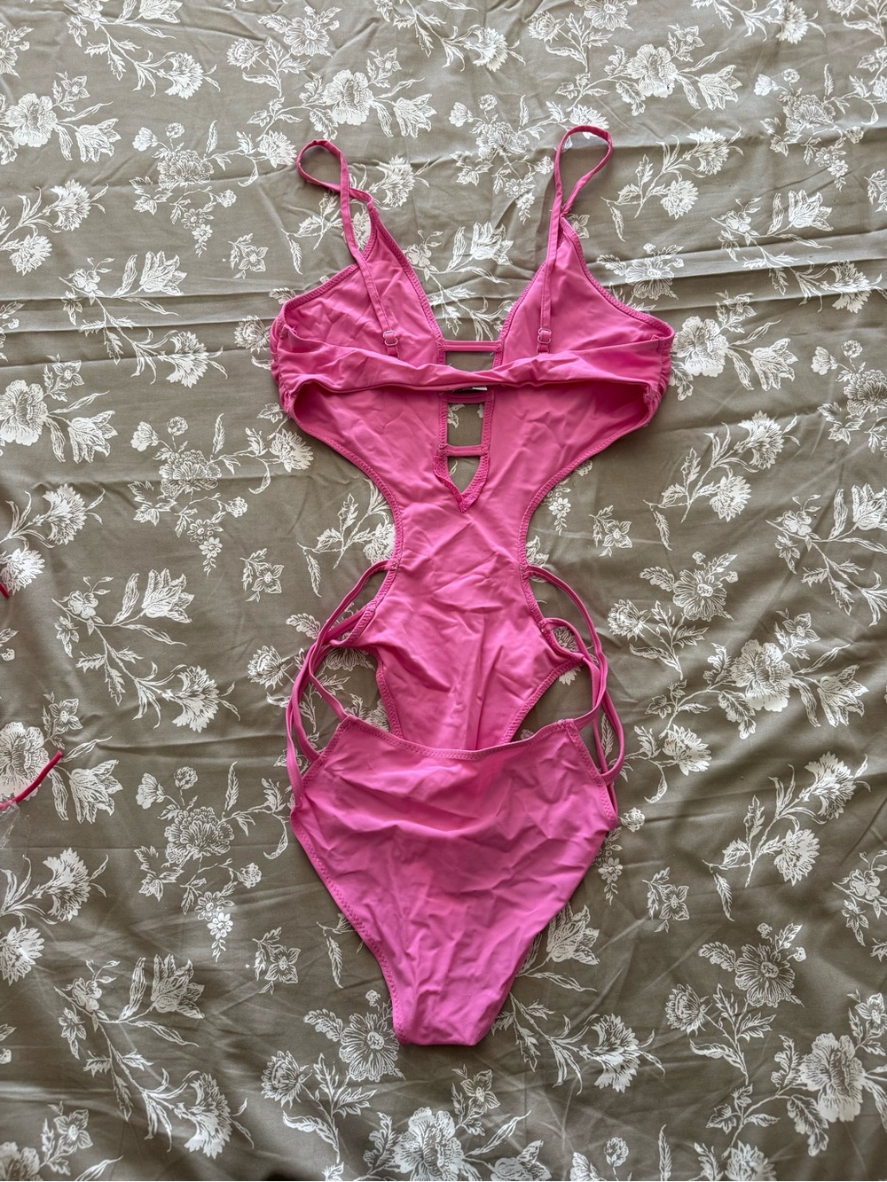 Strappy Pink Cutout One-Piece Swimwear - Picture 4 of 6